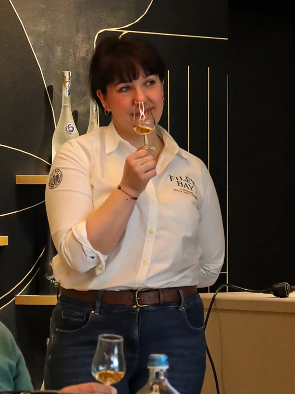 Filey Bay Yorkshire Single Malt Whisky tasting week met Amy en Joe   1