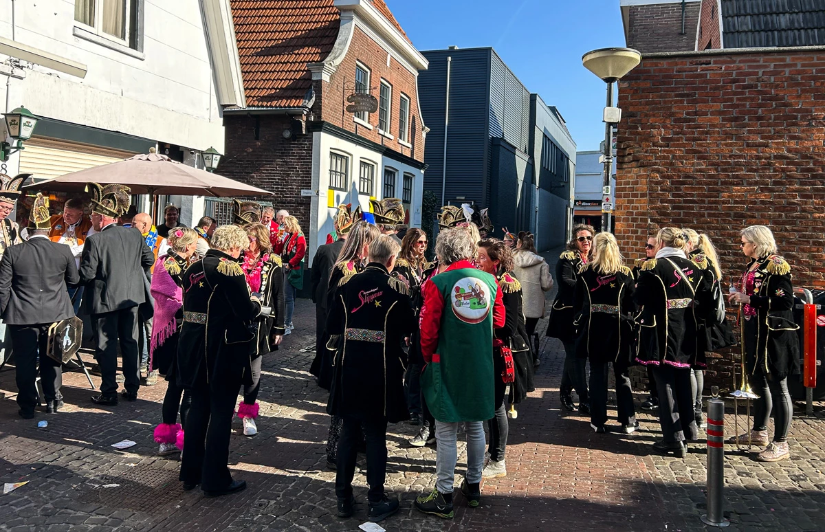 Bezoek Hoogheden Kadolstermennekes bij De Monnik Dranken & Carnavalstour 2025 5