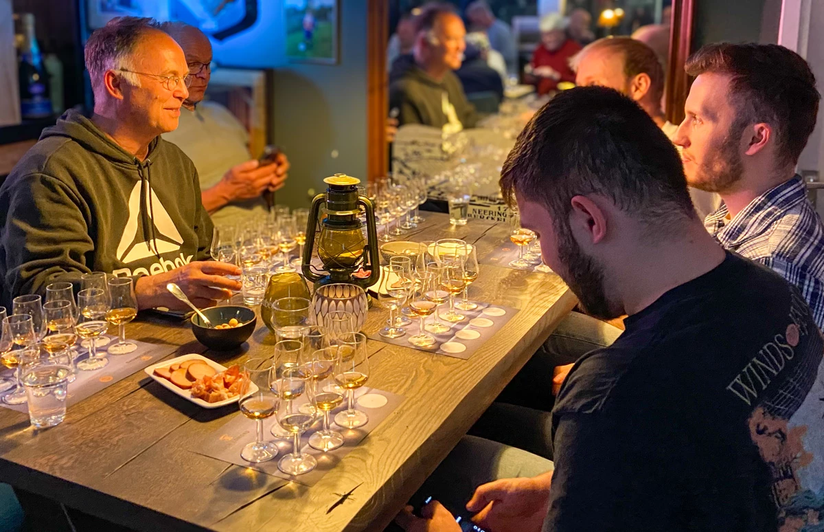 Inchmoan 12 YO: turf, fruit en balans