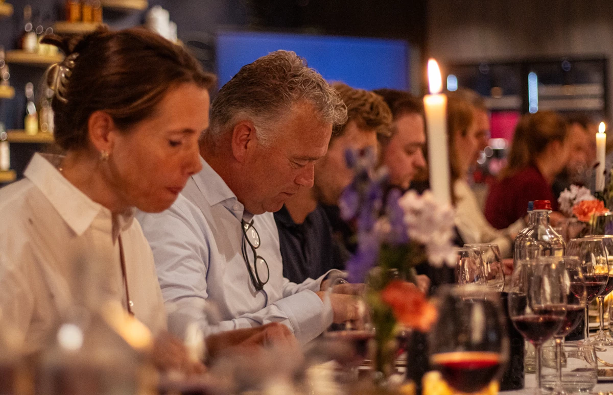 Marbré van everzwijn, geserveerd met perzik, tijm en knoflookcrème 2