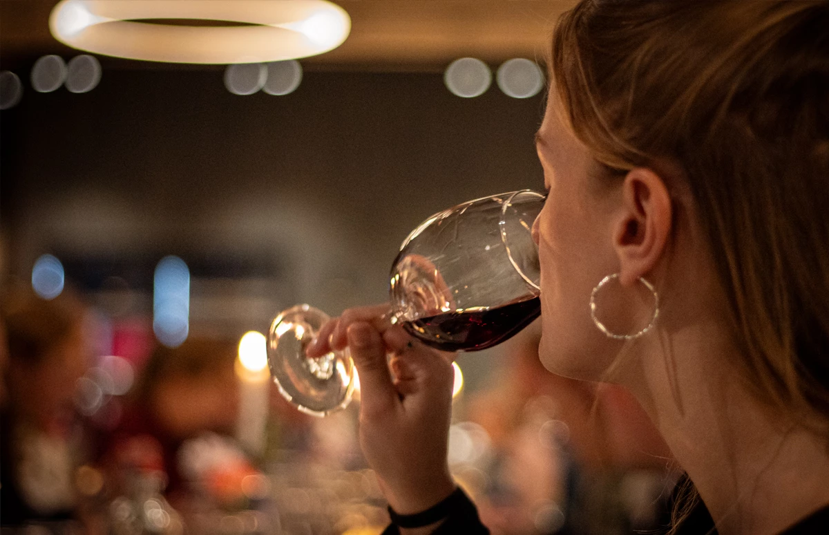 Tweede gang: Rosso di Montalcino en tortellini op Bellussi & Belpoggio diner in het Experience Centre