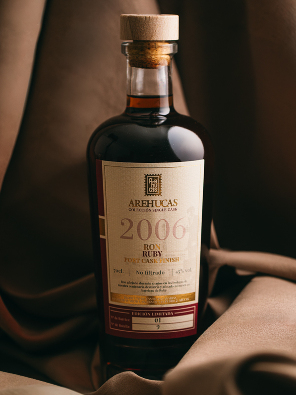 Ron Arehucas Rum Ruby Port Single Cask 2006, 17 jaar gerijpte premium rum uit Gran Canaria met Ruby Port-finish.