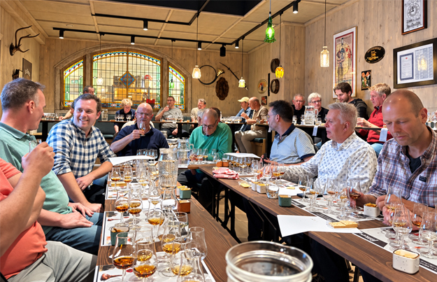 Filliers-genever daagt whisky uit tijdens bijzondere proeverij in Borne