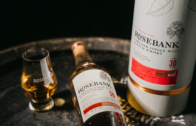 Import en distributie legendarische Rosebank Lowland Single Malt Whisky exclusief bij De Monnik Dranken