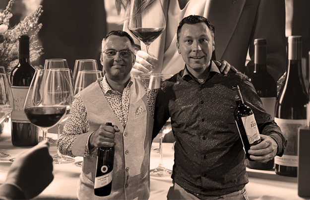 Zomerse voorjaarswijnproeverij bij ijshockeyhal Zoetermeer