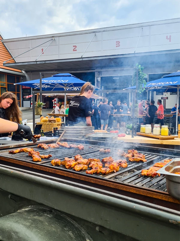Voorjaarsbarbecue De Monnik Dranken 2024  sfeer 2