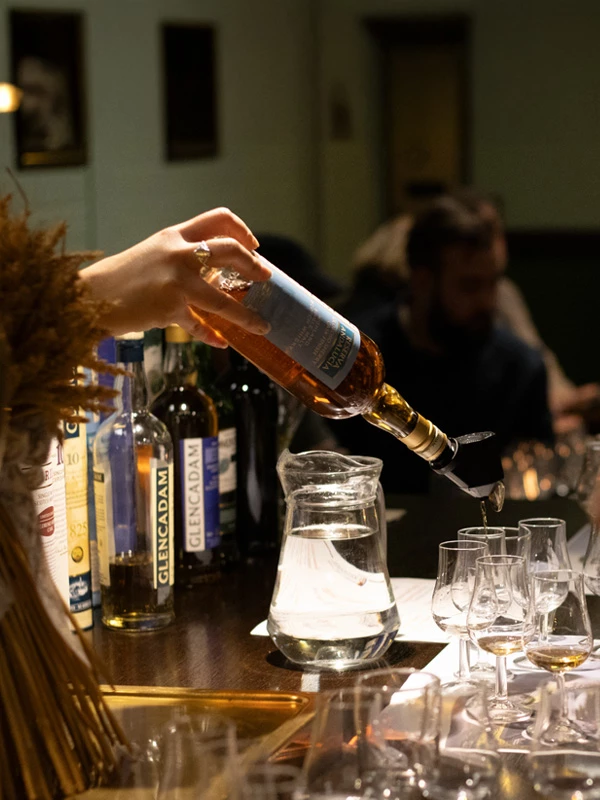 Sfeer bij whiskyproeverij Slijterij Berendsen in Enschede 2